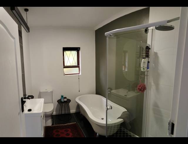 4 BEDROOM HOUSE FOR SALE IN WINTERHOEK PARK